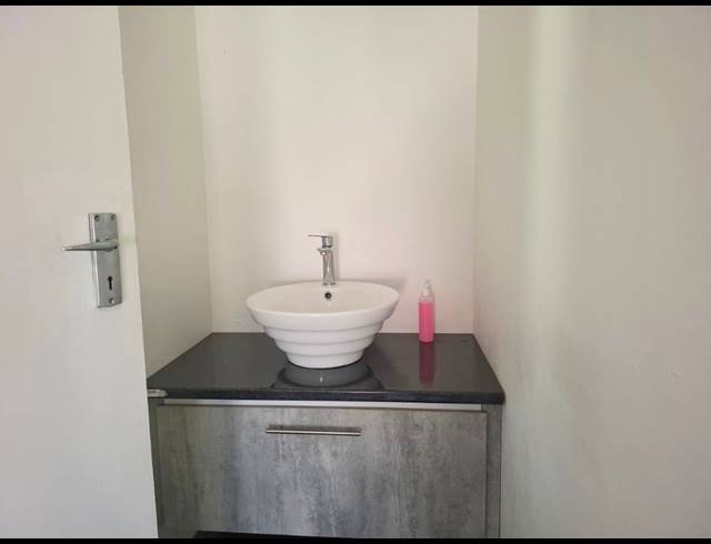300M² RETAIL FOR SALE IN VANDERBIJLPARK SE 2